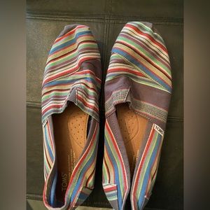 Toms espadrilles in multi color. size 9.5